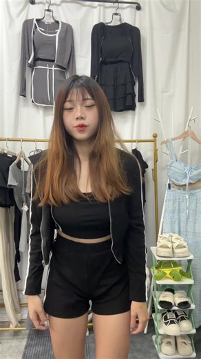 Fashion Showcase: Styling a Crop Top and Shorts Outfit