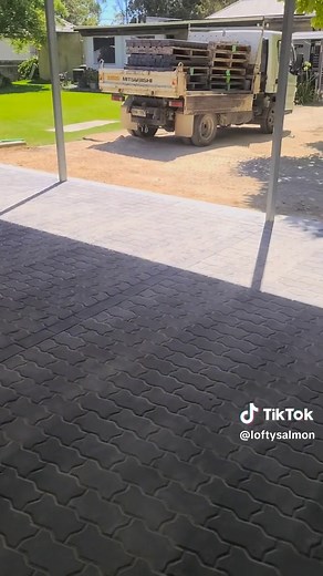 How To Lay Pavers #howto #landscaping #pavers_install