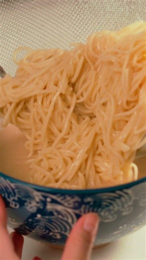 Making paitan ramen for the first time 🍜 #vtuber #ramen #japanesefood