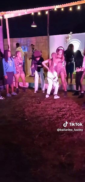 calma dancer 🔥🔥📍 #ilimitados_dance #856105741 #dança #dancer #dança #viralvideos #ensaiodedança #🇲🇿🇦🇴🇵🇹🇧🇷tiktokmoz #bailando