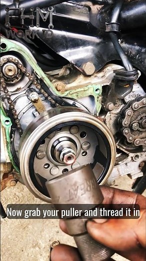 How Mechanics Remove a Stuck Motorcycle Flywheel in Seconds! 🔥