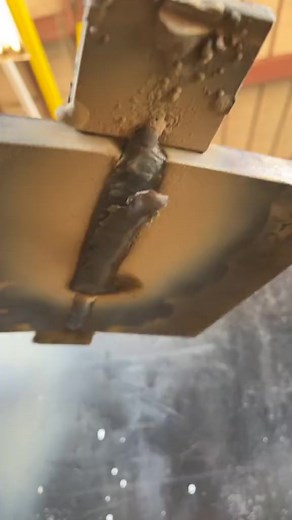 123K views · 1.5K reactions | My overhead plate test cap ‍梨 A little sloppy and I should’ve shortened my steps but i havent taken this test in years and it passed the bend test to we’re good to go  #7018 #7018welding #7018rod #lincolnelectric #lincolnelectricwelding #tankwelder #tankwelder #ironwork #platetest #bendtest #slagpeel #slag #overheadwelding #overheadweld #dewalt #4g #weld #welder #ilove #welding #passed #goodvibes #goodvibesonly | Datboimiggz | Facebook