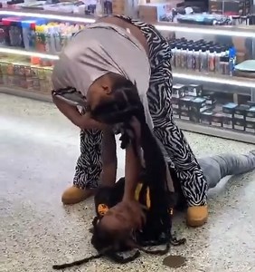 The new Predator movie is here! Two ratches wreak havoc in a supermarket.