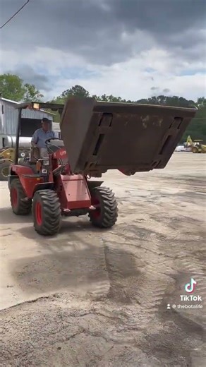 Smallest Wheel Loader from Kubota the R430 in action #kubota