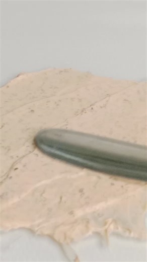 Jayashree on Instagram: "Gentle exfoliation, fresh glow ✨ Using Everyuth Naturals Exfoliating Walnut Scrub to remove dead skin and impurities without over-drying my skin 🤍 Dull skin days? Not anymore ✨ This is your sign to add Everyuth Naturals Exfoliating Walnut Scrub to your skincare routine 🌰🤍 The walnut exfoliating beads gently remove dead skin, unclog pores, and instantly make my skin feel smoother and refreshed ✨ No harsh feeling, no dryness—just clean, soft, glowing skin @everyuthnatur