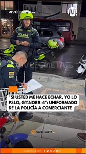 🚨Un video que circula en redes sociales muestra a un uniformado de la policía en un ataque de furia, amenaza de muerte a un comerciante durante un procedimiento en plena vía pública. 🗣️“Si usted me hace echar, yo lo pelo, g%norr3#”, se escucha decir al policía, visiblemente alterado, mientras se enfrenta al ciudadano. En la misma grabación, el agente desmerita el trabajo de su propio compañero, llamándolo “pelaito recién salido de la escuela”, en una actitud que deja en evidencia la pérdida to