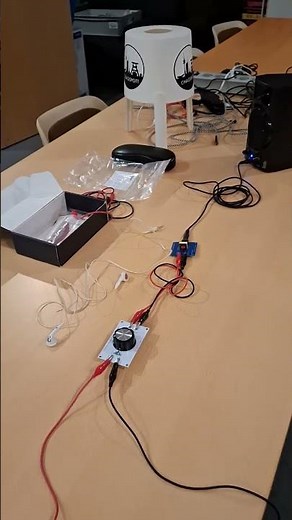 Testing the Crystal Radio PCB for Amateur radio and CB Bands. A project at the Computer Club.