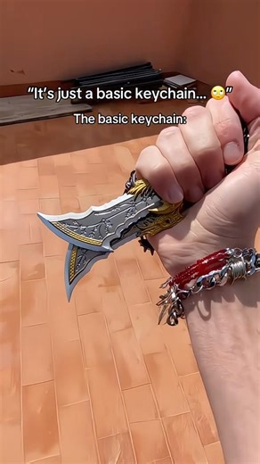 It’s not just a basic keychain… 🙄 #godofwar #godofwarragnarok #bladesofchaos #godofwaredit