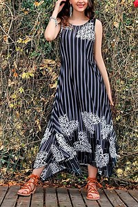 This flowing maxi dress will help you create a polished ensemble in a snap, whether you pair it with your favorite pumps or flat sandals. Shop these dress deals before they’re gone! | Zulily