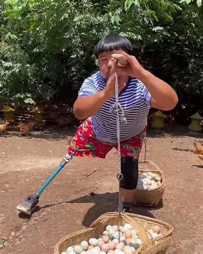 46K views · 731 reactions | Guy without one leg works without a problem | Simple ideas | Facebook
