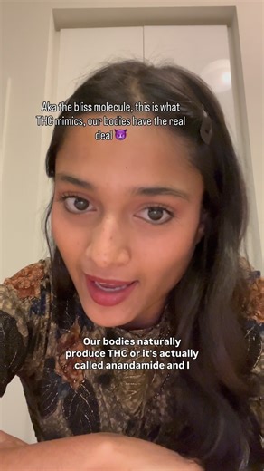 ‎✨رضا✨‎ on Instagram: "Day 43 - no smoking 🍃🍃 We can get ourselves high friends, isn’t that wild? No pot required. Anandamide connects to our endocannabinoid system & can make us feel really happy ☺️ Also if I explained something incorrectly & you know more about this, feel free to correct me below 😂 ✨Here’s the list of ways to boost anandamide naturally: 🫐 Foods that help increase or protect anandamide: - Dark chocolate (over 70%, high-quality & ethically sourced