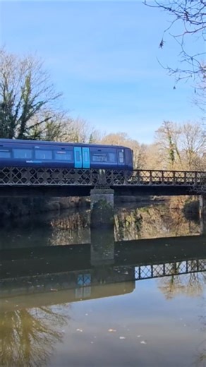 Southeastern Class 375 passing.