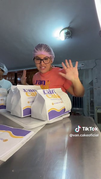 Coisas que acontecem num delivery e vcs só vão saber se a gente gravar… Já recebi diversas mensagens, de pessoas precisando de apoio, fim de relacionamento, casamento… brigas com a melhor amiga e dessa vez foi outra história É oq eu costumo dizer, não é só um delivery, é conexão! #jacarepagua #ifood #foryou #delivery #coxinha