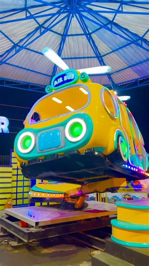 😄🚍 This yellow bus with propellers feels like it’s flying, moms enjoy it and kids go crazy!