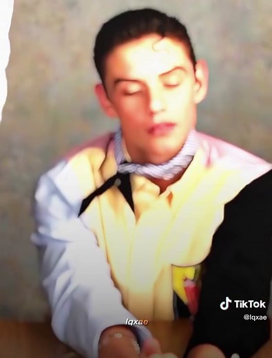 Male Actor Edits - Louis Partridge Edit Compilation