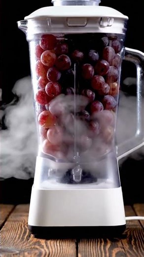 “From Fresh Grapes to Delicious Juice in Minutes 🍇🥤”