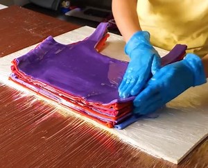 1.5M views · 3.2K reactions | Epoxy & Awe! Dazzling DIYs You’ll Want to Pour Again and Again! | 5-Minute Crafts | Facebook