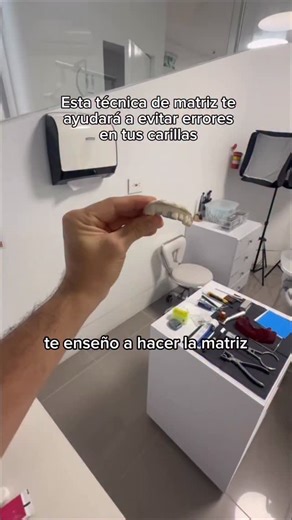 odontología biomimética/ rehabilitación oral adhesiva on Instagram: "La matriz palatina es el pilar de un buen tratamiento 💪🏻🦷🖌️ te enseño cómo la hago para que puedas replicarla 🫡👨🏻‍⚕️"