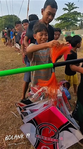 cabut benang dapat Layangan #pipas #layangan #layanglayang