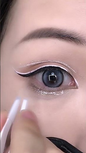 Remove Contact Lenses Safely | Easy & Painless Method for Beginners#shortsfeed ##RemovingContactLens