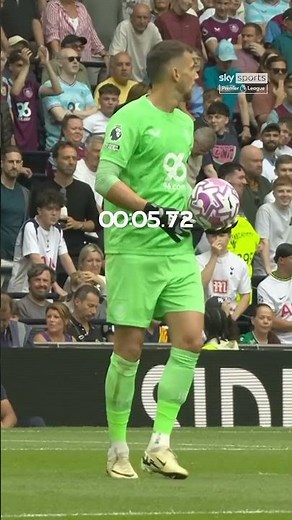 Martin Dubravka becomes the first 'keeper penalised for holding the ball for over eight seconds! ⏱️