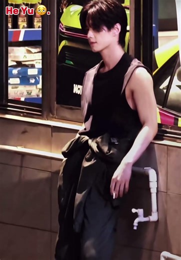 Say it aint so He Yu seen smoking on set Speed and Love 🚬.