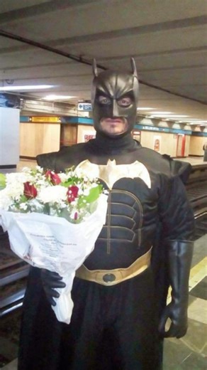 Racist Core on Instagram: "FOLLOW (US) @RACIST.CORE FOR MORE _ 𝐈𝐧 𝐭𝐨𝐝𝐚𝐲'𝐬 𝐞𝐝𝐢𝐭𝐢𝐨𝐧 𝐨𝐟 #𝟏𝟎𝐓𝐡𝐢𝐧𝐠𝐬, 𝐬𝐩𝐞𝐧𝐝 𝐚 𝐜𝐨𝐳𝐲 𝐟𝐚𝐥𝐥 𝐝𝐚𝐲 𝐚𝐭 𝐡𝐨𝐦𝐞 𝐢𝐧 𝐋𝐨𝐧𝐝𝐨𝐧 𝐰𝐢𝐭𝐡 𝐚𝐜𝐭𝐫𝐞𝐬𝐬 @𝐲𝐚𝐳𝐝𝐞𝐦𝐚𝐧𝐝 (𝐘𝐚𝐬𝐦𝐢𝐧 𝐅𝐢𝐧𝐧𝐞𝐲) 𝐫𝐞𝐚𝐝𝐢𝐧𝐠 𝐬𝐜𝐫𝐢𝐩𝐭𝐬, 𝐬𝐭𝐫𝐨𝐥𝐥𝐢𝐧𝐠 𝐭𝐡𝐫𝐨𝐮𝐠𝐡 𝐭𝐡𝐞 𝐩𝐚𝐫𝐤 𝐰𝐢𝐭𝐡 𝐡𝐞𝐫 𝐝𝐨𝐠 𝐊𝐨𝐤𝐨 𝐚𝐧𝐝 𝐦𝐚𝐤𝐢𝐧𝐠 𝐚 𝐰𝐚𝐫𝐦 𝐜𝐮𝐩 𝐨𝐟 𝐭𝐞𝐚 (𝐰𝐢𝐭𝐡 𝐟𝐨𝐮𝐫 𝐬𝐜𝐨𝐨𝐩𝐬 𝐨𝐟 𝐬𝐮𝐠𝐚𝐫, 𝐧𝐨 𝐥𝐞𝐬𝐬)🐾💗 "𝐌�