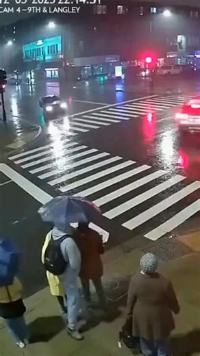 Car Runs Red Light and Causes Violent Crash Caught on CCTV A routine evening commute turned dangerous when a driver sped through a red light at a busy intersection, causing a violent collision captured by a nearby CCTV camera. What began as normal traffic flow quickly turned into a chaotic scene as cars and pedestrians reacted to the sudden impact. The footage shows vehicles approaching the intersection as the signal turns green for cross-traffic. Just as a silver SUV begins to move forward, a c