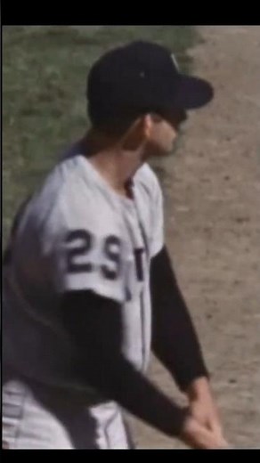PITCHER MICKEY LOLICH ON HIS GAME 2 1968 WORLD SERIES HOME RUN