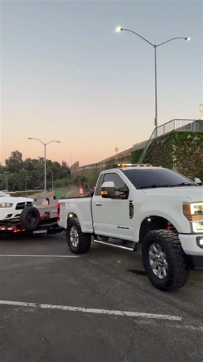 Freeway rescue for a srt charger from upland too east LA #ford #truck #tow