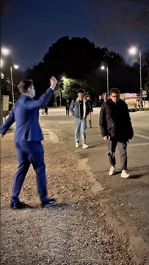 PRANK SUPERMAN MAGIC🦸🏻‍♂️. #prankvideo #superman #magic #reaction #divertente #streetart #broma
