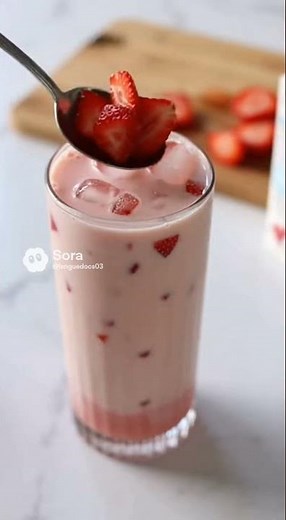 Copycat Starbucks Pink Drink 💕🥤 (Full Recipe in Description)
