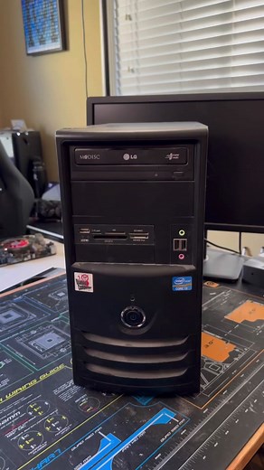 Reviving an Old Gaming PC Covered in Dust