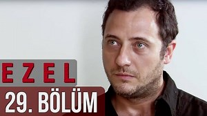 Ezel - Ezel 29.Bölüm | Sürgün - HD Gerçekler ortaya çıktıkça, oyun daha da zorlaşıyor. Ezel Ali’den, Ali de Ezel’den öğrendiği gerçekler karşısında bocalamıştır. #Ezel #Kenanİmirzalioğlu #CansuDere | Ay Yapım