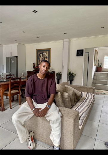 Men's Fashion: Mixing Neutrals and Bold Accents