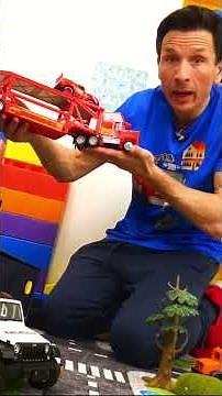 La petite voiture rouge se dépêche d'arriver à la course #shorts #jeuxdenfants #voitures