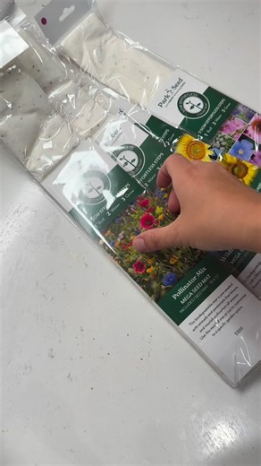 Looking for the perfect gift for someone who’s been wanting to start gardening but isn’t sure where to begin? These Sow Effortless™ Seed Mats from Park Seed are honestly one of the easiest, most beginner-friendly gardening gifts you can give! 🌼✨ Each mat is already filled with perfectly spaced seeds, so all they have to do is unroll it, cover with a little soil, water it in, and walk away. That’s it! Instant garden… no guesswork, no fuss, no worrying about planting tiny seeds in the right spot.