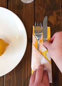 40K views · 754 reactions | 【食卓のSO EASYな知恵袋】 ①忙しい朝でも、時短&超ラクにスクランブルエッグ ②実践！玉ねぎの辛味とり ③お好きな柄で！ナプキン活用術 ④ごますりも保存もラクラク✨ Lifehack movie sharing site "SO EASY" https://soeasy.tokyo/ あなたの生活がちょっと変わる15秒 How to 動画投稿共有サイトSO EASY in 15 sec. | Soeasy | Facebook