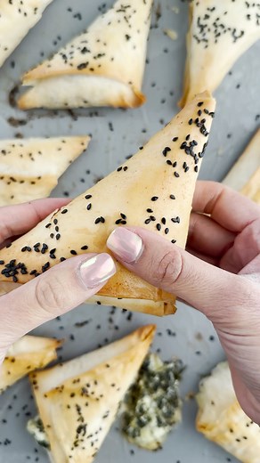 Phyllo Triangles #spanakopita #phyllo #appetizers #fooddolls | Food Dolls