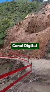 #Alerta: Deslizamiento de tierra en la sierra de Pacaipampa genera alerta entre pobladores y conductores. Las intensas lluvias registradas en la sierra de Piura han provocado un deslizamiento de tierra en la zona de Pacaipampa, generando preocupación entre los pobladores y autoridades locales. El evento ha afectado principalmente las vías de acceso, lo que representa un riesgo para los vehículos que transitan por el lugar. Ante esta situación, se ha emitido una alerta para que conductores y pasa