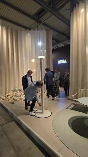 New Outdoor Umbrella Trend: Folds Into Its Own Pole! ☀️🌂