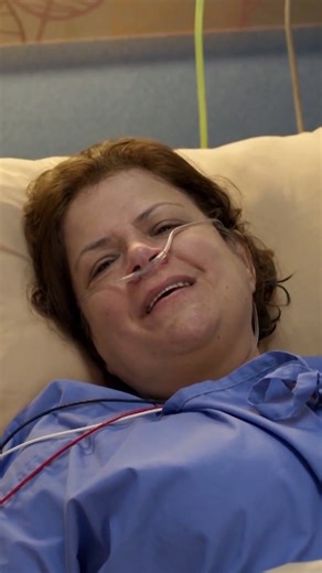 Gloria se quiebra en llanto al ver el complicado estado de salud por el que está atravesando su madre, causando preocupación por lo que le depara para su futuro. #Enfermeras 😱 | Canal RCN