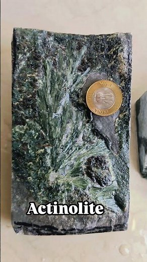 Actinolite । HAND SPECIMEN । Amphiboles । Actinolite Sample #Actinolite #geology #mineralogy
