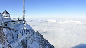 Tödliches Unglück an Zugspitze: Bergsteiger stürzt 400 Meter in den Tod - 11 weitere Personen gerettet