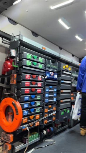 bott Smartvan USA on Instagram: "Yes, you heard that correctly. This is a no drill system for vans, cargo trailers, and workshop storage, AND it's crash tested! 💪⁣⁣ •⁣⁣ Drawers, shelves, bulkhead storage, and more. All fully customizable to match your workflow! Enhance your organization possibilities and maximize your storage capabilities with the bott racking system!⁣⁣ •⁣⁣ For more information, please visit our website, bottsmartvan.com 😎🤝⁣⁣ •⁣⁣ •⁣⁣ •⁣⁣ #van #vanstorage #vanracking #festool 