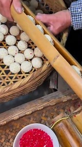 the process of making a simple, easy, and quick round cake