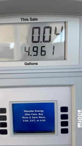 1.4K views · 14 reactions | The perfect example of why our customers should sign up for the Hy-Vee Perks Card! Save HUGE on gas! Also watch this page for our 10 year anniversary sale that begins today! BIG Fuel Savings coming your way at your Hy-Vee West Circle Drive! ⛽️ | Hy-Vee | Facebook