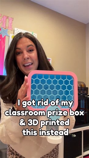 Naomi Meredith | Elementary STEM | Affordable Fashion & Travel on Instagram: "When I told my students about my upcoming and new 3D printed vending machines for prizes, they were SO EXCITED! ➡️ Comment with the word “prize” and I’ll send you the links to everything I used and the print files! Here are some tips for when I created this: ✅ grab the print file of all the baby animals. It’s so much faster to have them all in one place. ✅ decide which baby animals you want for each color. I started ma