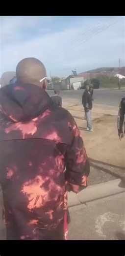 Dit is nou die new generation wat nie skool gan of al gewerk it vir hle ouers nie wat nou verlei word deur OUENS om soes gangsters te wies gun te skiet en mense te rob wat pensioners allpay tye rob en onskuldige mense seer maak duk gecocaine dinge doen en dus nog nie eers die helfte van hle nie en nou kan wie ek oek wil kom vmy maar kom ek gan nog heeltyd videos maak en opstaan teen dit ek gan nie nog anoniem post nie ek wil soema he mense moet wiet dus ek en ek doen dit nie vir kwai wees nie ma