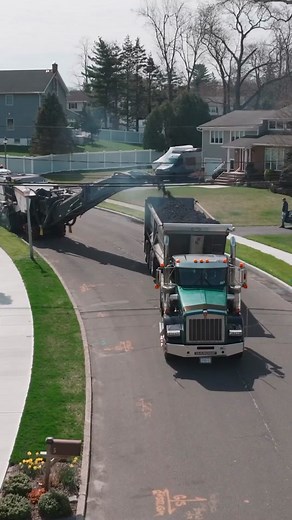 Let's get it started 🎥: @rosemarconstruction #asphaltpaving #construction #constructionlife #milling #millingmachine #asphaltmillings